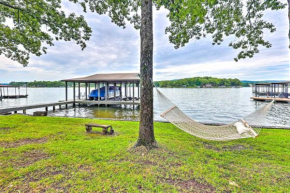 Exquisite Waterfront Escape on Lake Hamilton!